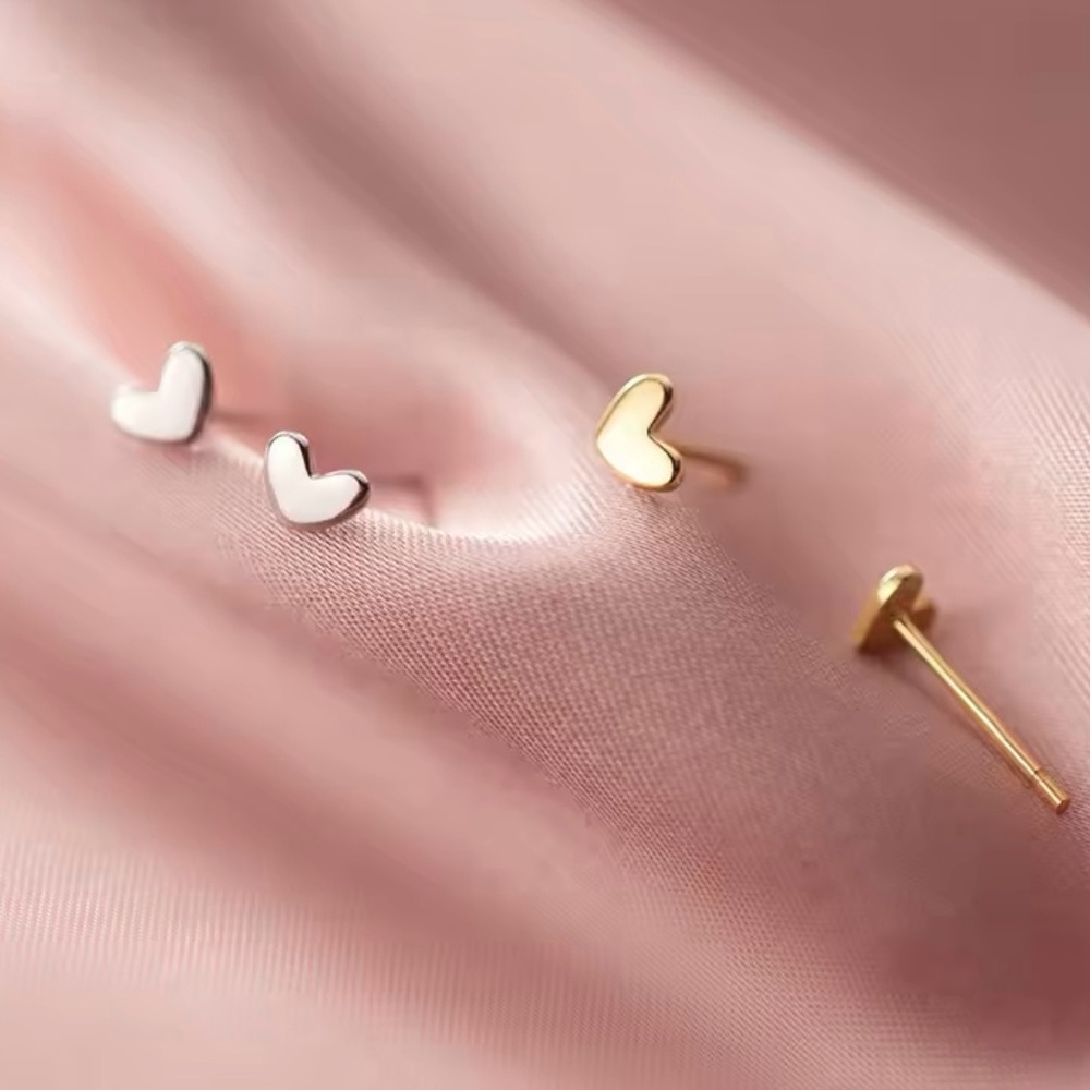 Gold Mini Love Heart Stud Earring for Women Tiny Ear Pin